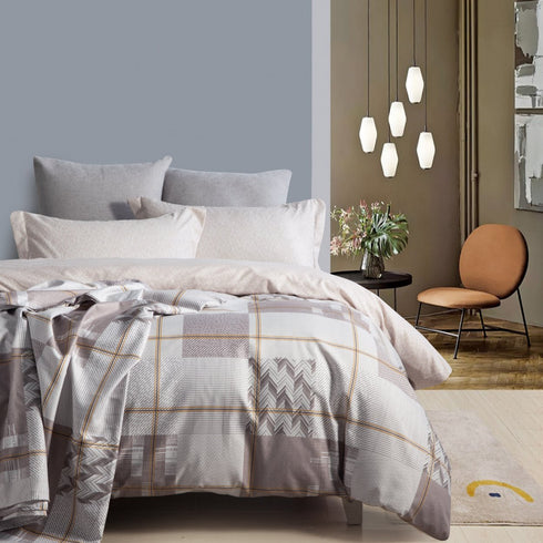 Mist Perfume King Size Bed Sheet Set by Florida with 2 Pillow Covers